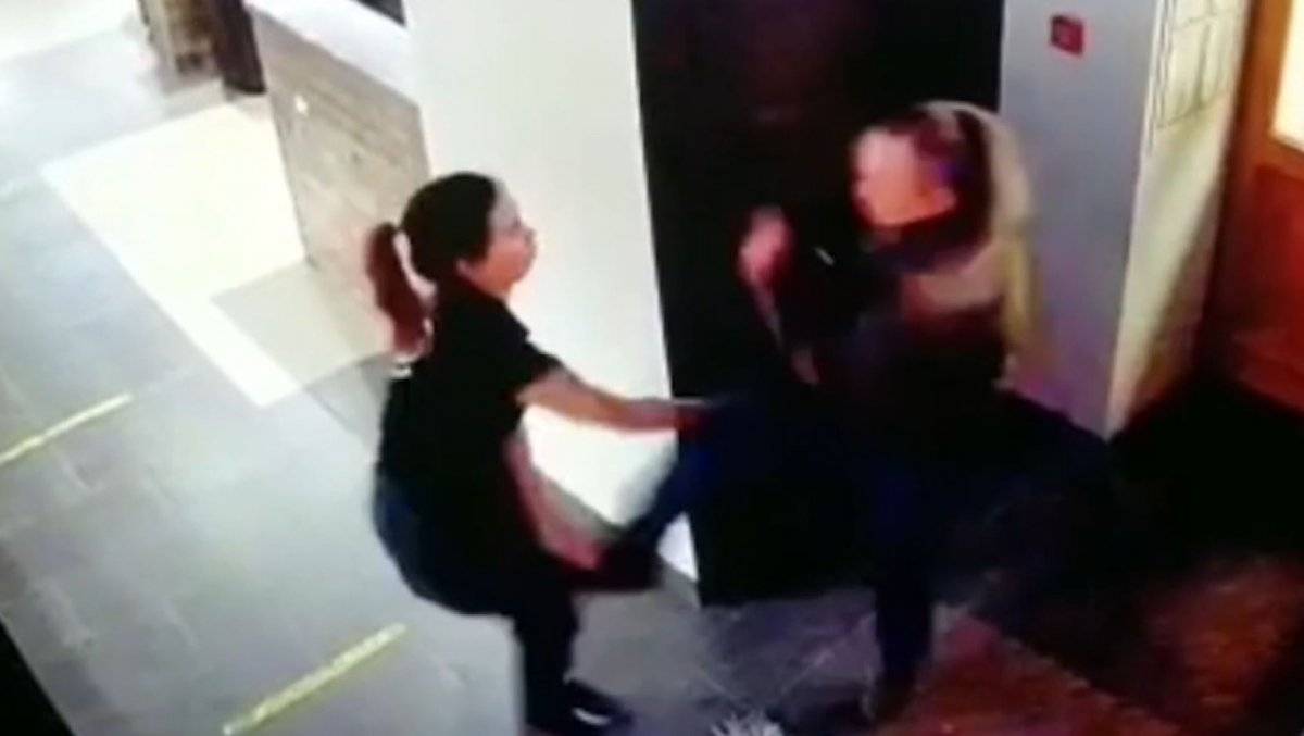Rusya’da garsonu darbeden sarhoş adam kamerada