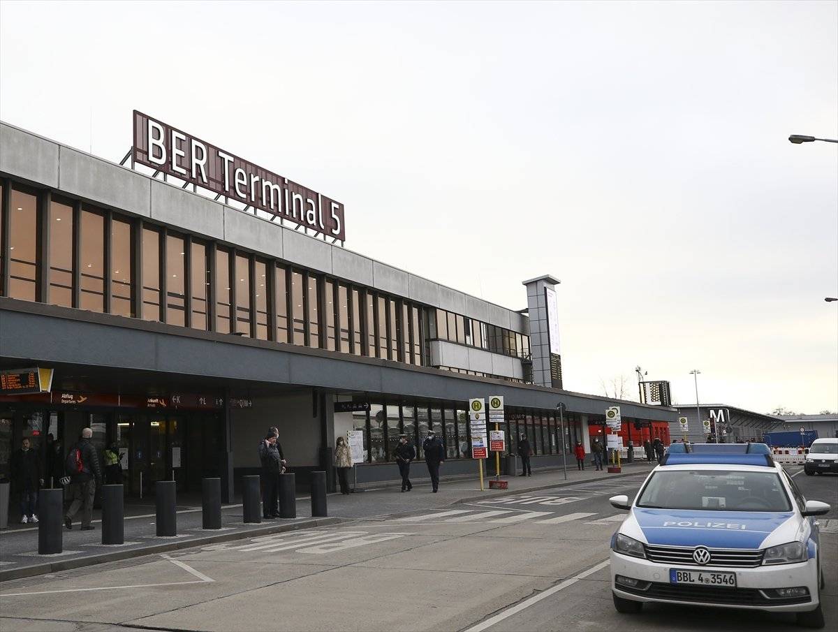 Rus muhalif lider Navalny, Moskova'ya dönüyor