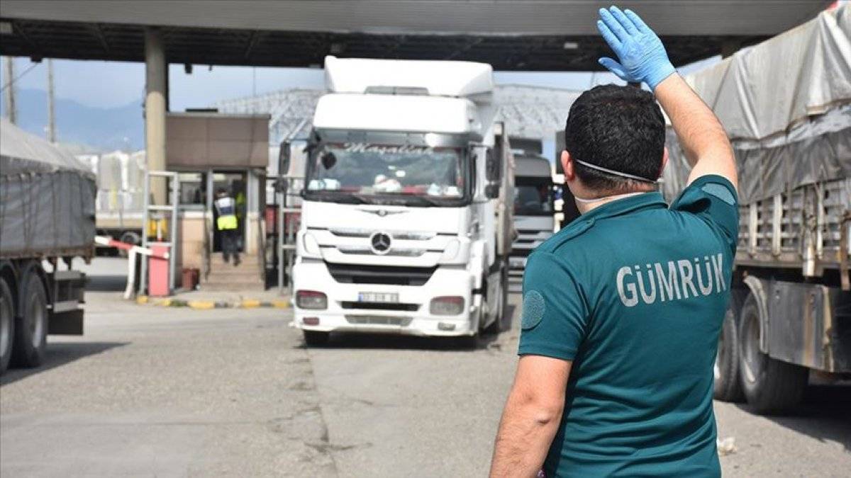 Gümrük hız kesmedi