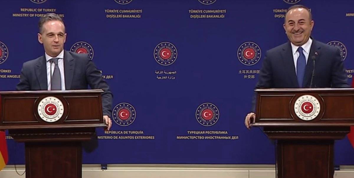 Çavuşoğlu'nun Heiko Maas'a Mesut Özil göndermesi