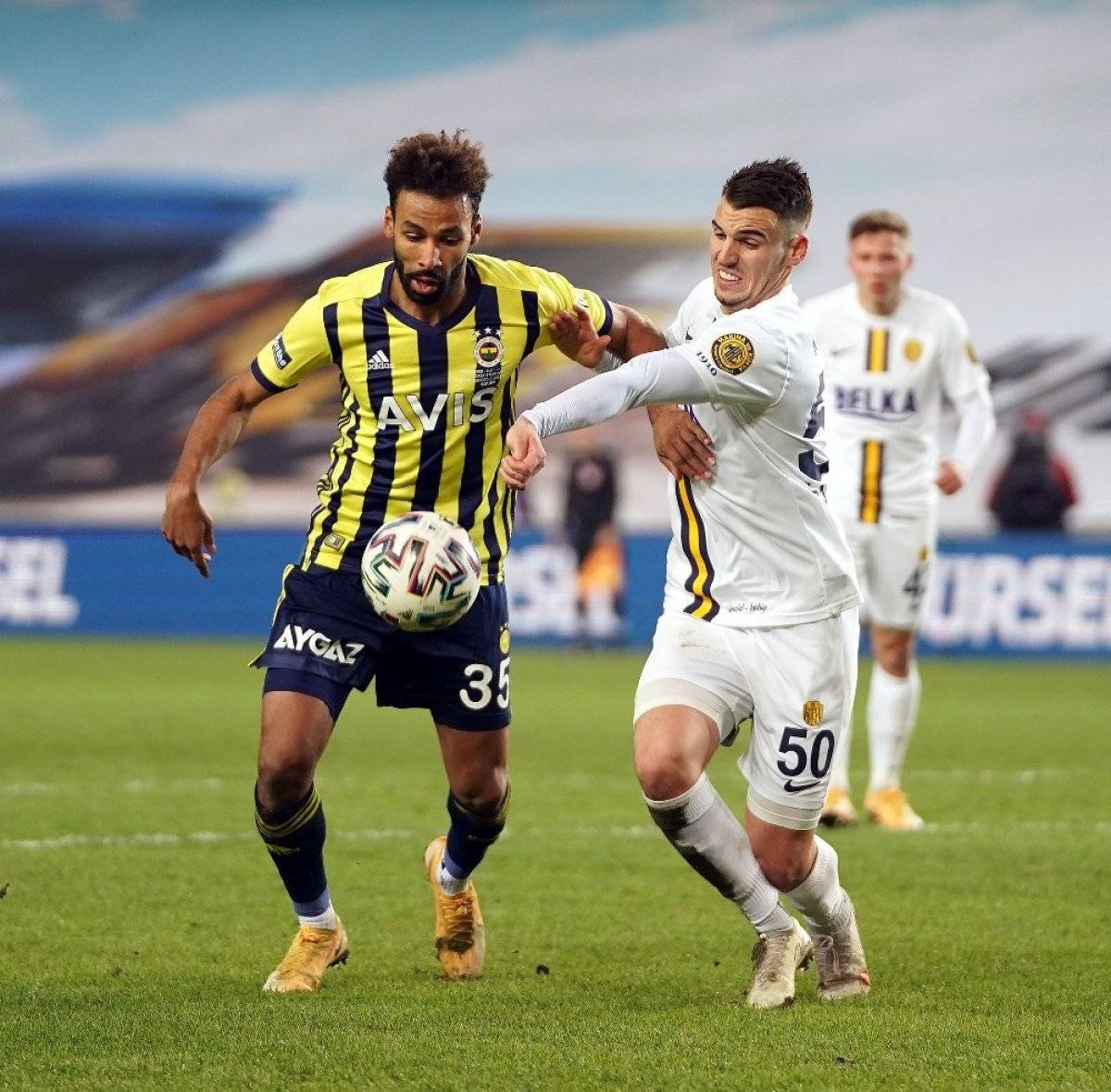 Fenerbahçe, Ankaragücü'nü 3 golle yendi