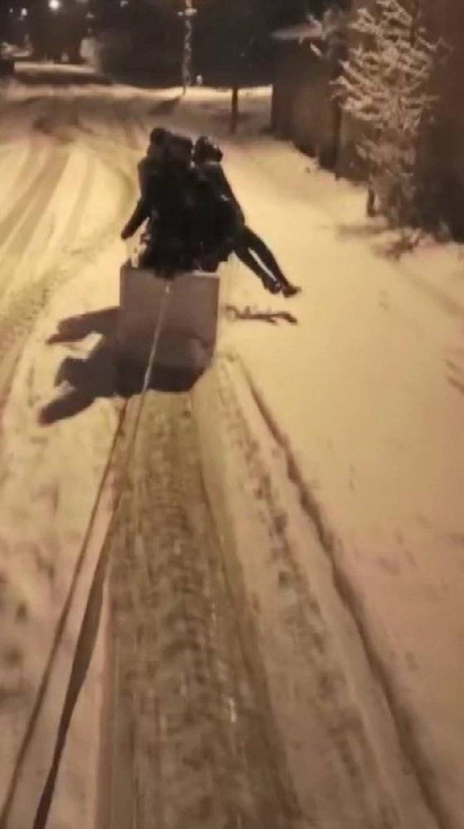 Sivas'ta buzdolabı üzerinde kayak keyfi