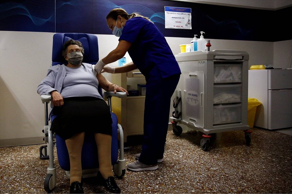 Türkiye'de koronavirüs aşılaması devam ediyor