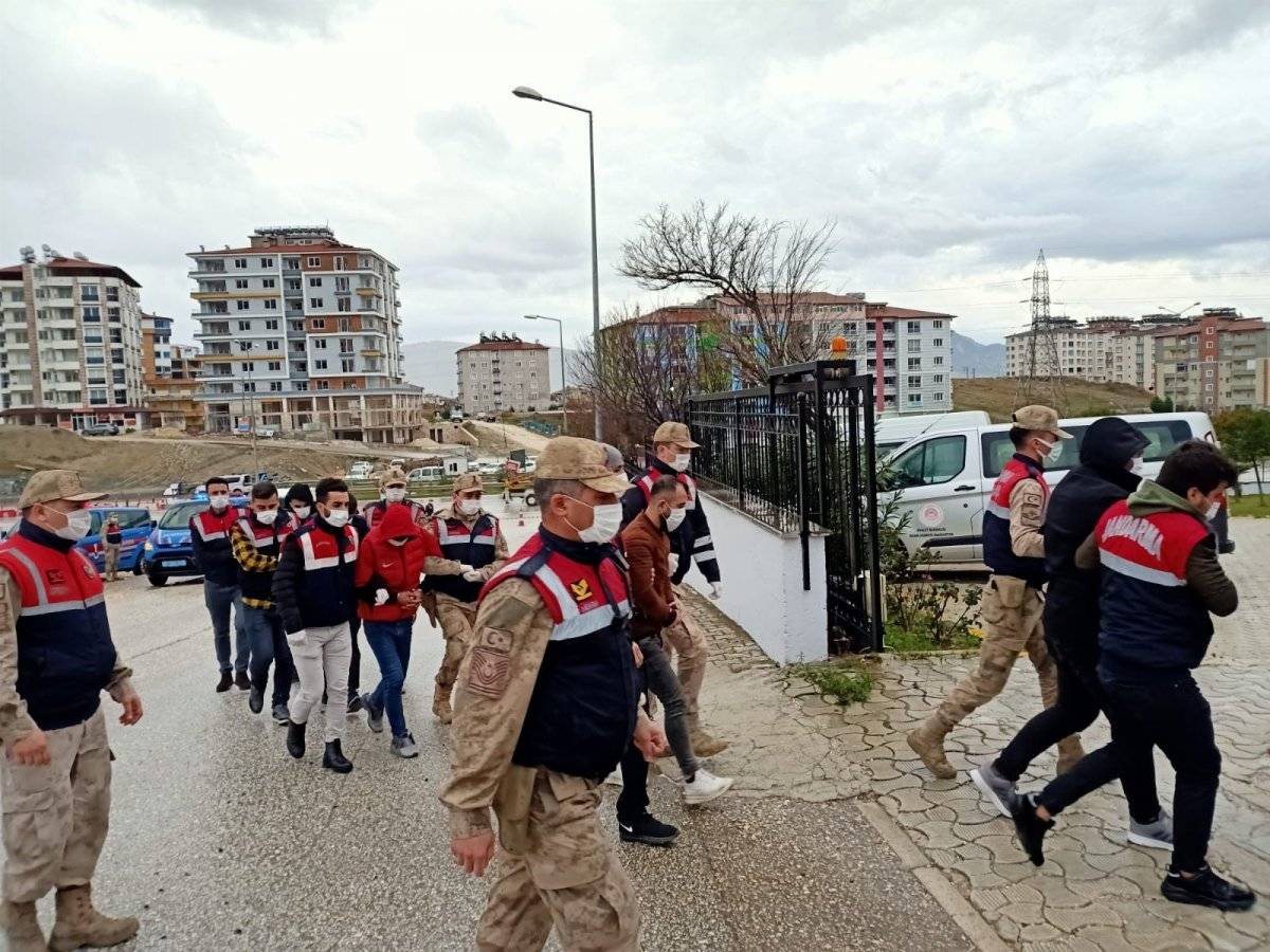 Hatay'da merkezli torbacı operasyonunda 13 şüpheliye gözaltı