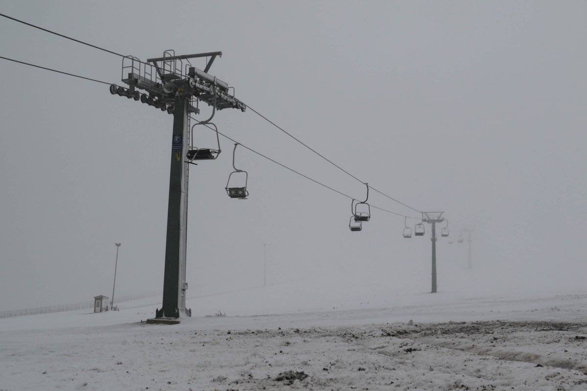 Akdağ'a yeterince kar yağmadı