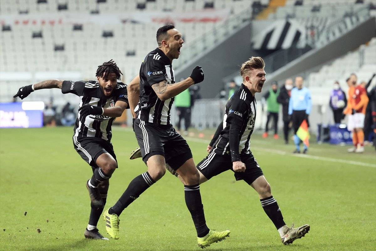 Josef: Fenerbahçe'de oynarken Beşiktaş milli takım gibiydi