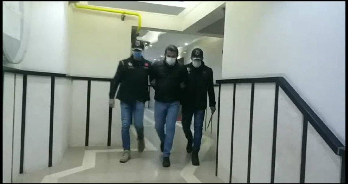 İzmir'de  FETÖ'nün TSK yapılanmasına yönelik operasyon: 238 gözaltı kararı