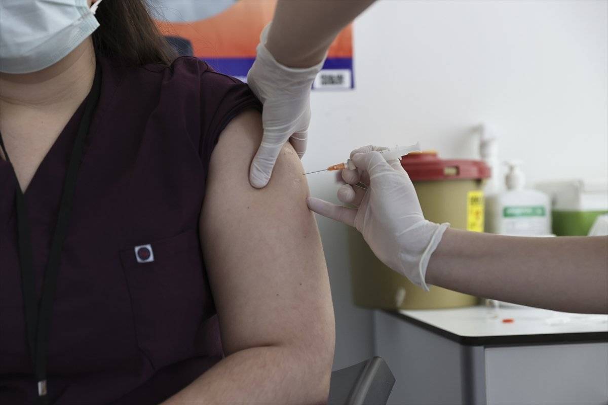 Sağlık çalışanlarına yönelik ilk doz aşılamada sona gelindi