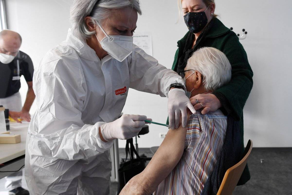 Almanya'da 989 koronavirüs ölümü yaşandı