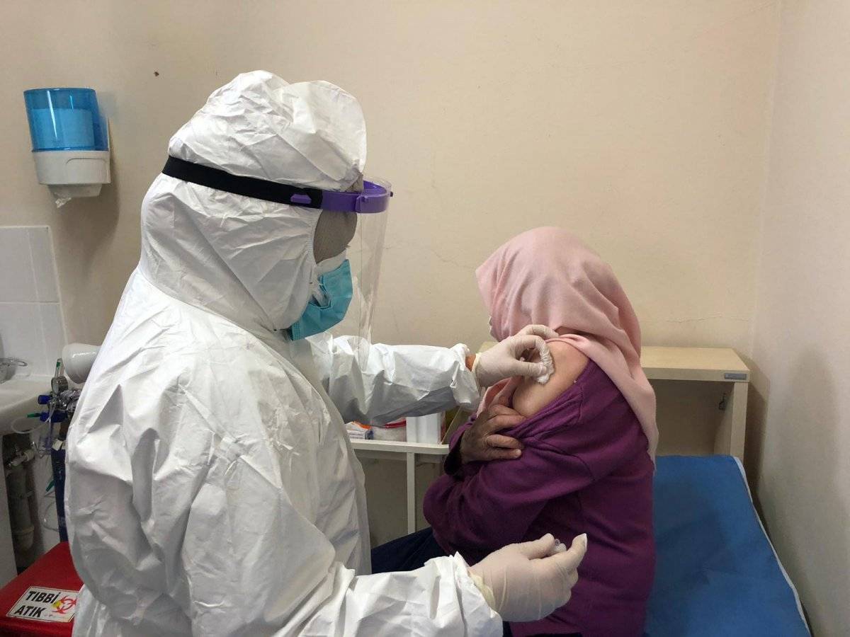 Türkiye'deki huzurevi ve bakımevlerinde aşılanma başladı