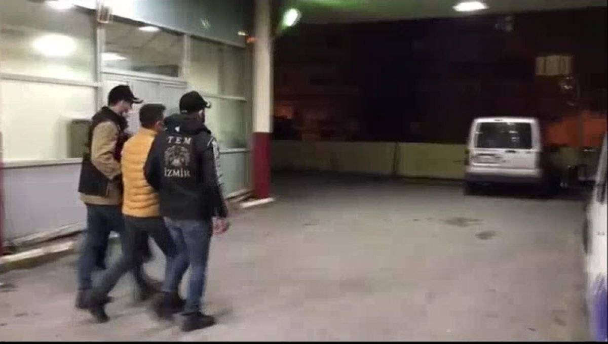 İzmir'de  FETÖ'nün TSK yapılanmasına yönelik operasyon: 238 gözaltı kararı