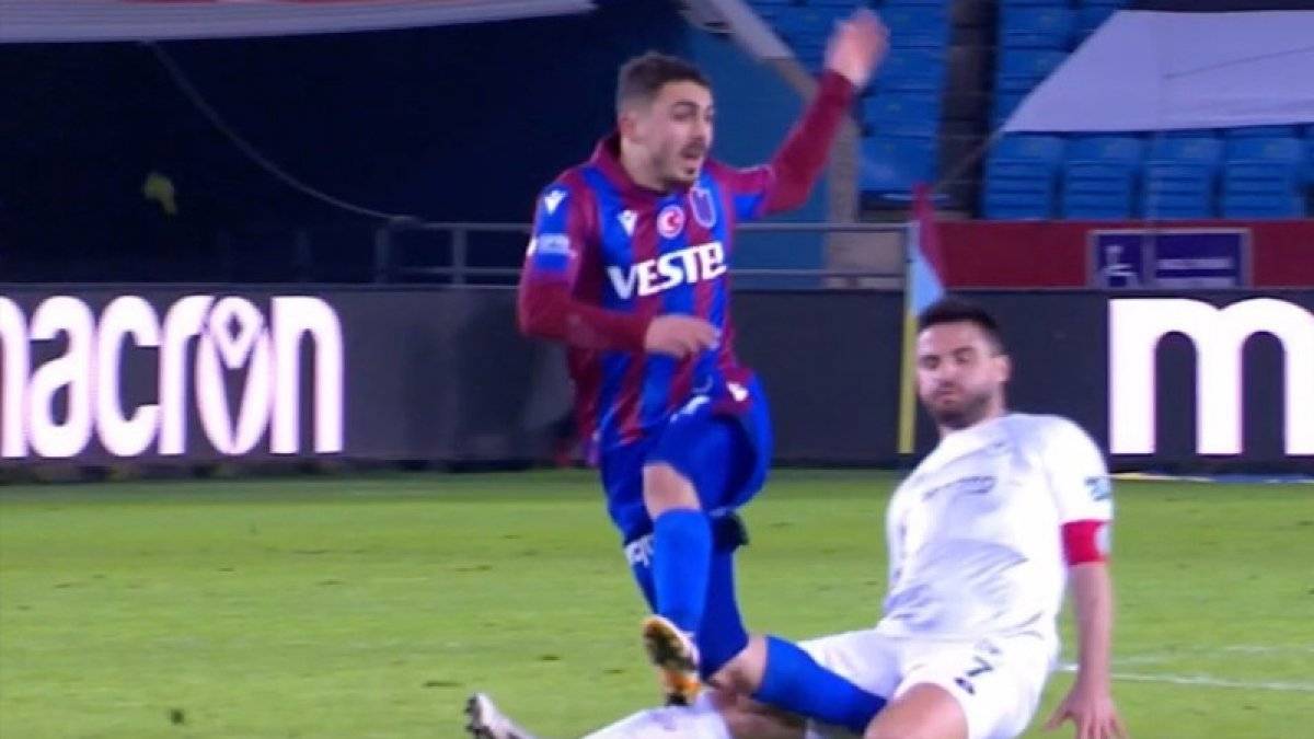 Abdülkadir Ömür'ün ayak bileği kırıldı