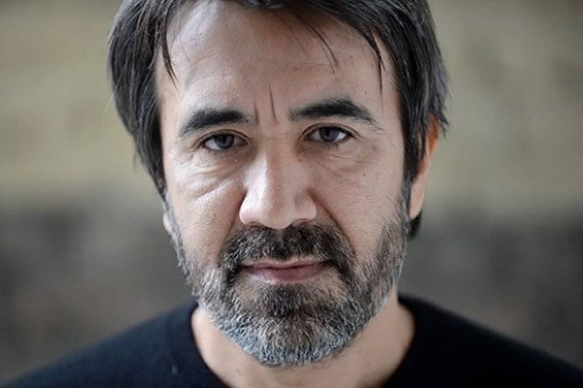 Zeki Demirkubuz kimdir? Zeki Demirkubuz neden gündemde? Zeki Demirkubuz hakkında bilgiler..