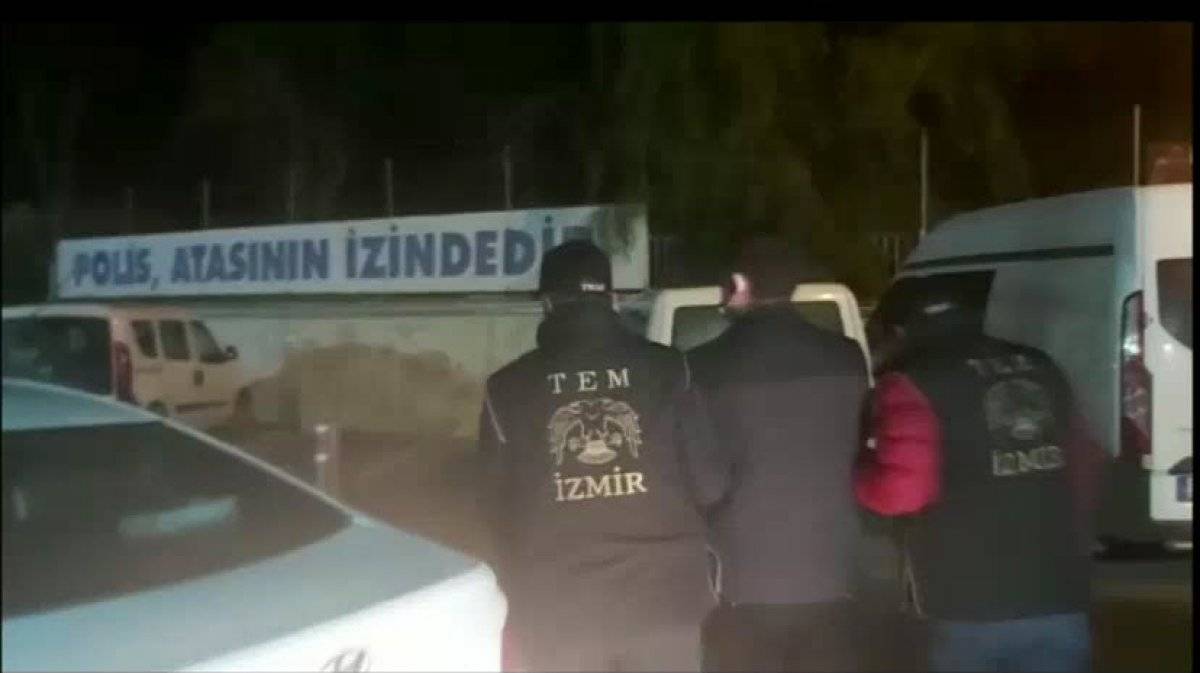 İzmir'de  FETÖ'nün TSK yapılanmasına yönelik operasyon: 238 gözaltı kararı