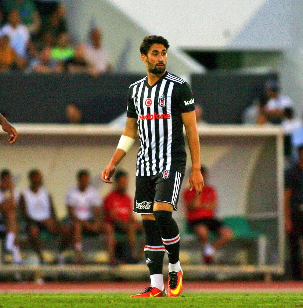 Beşiktaş'ta alacaklılar paralarını istiyor