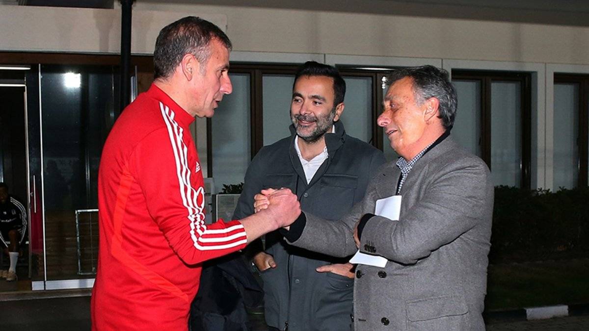 Beşiktaş'ta alacaklılar paralarını istiyor