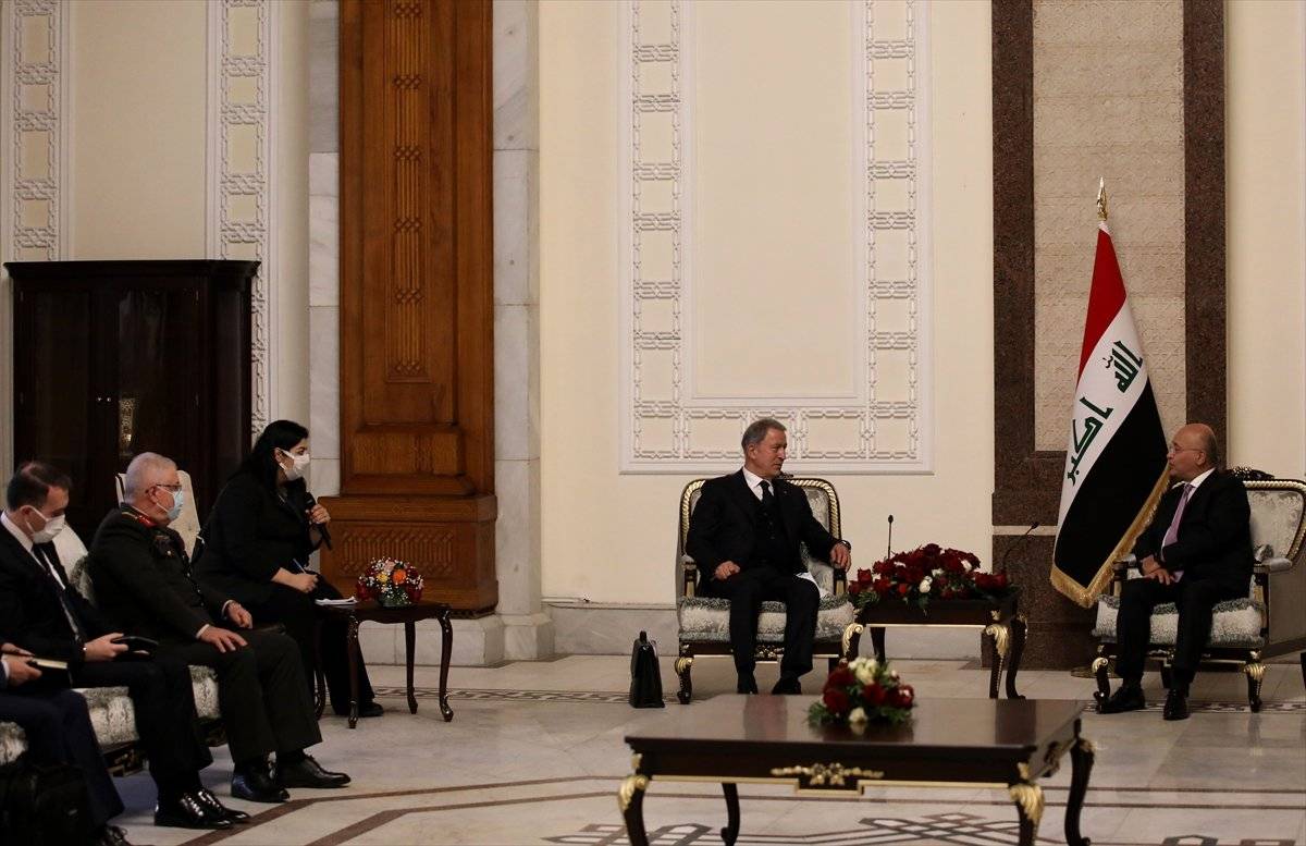 Hulusi Akar: Teröristlerin sonunu getirmekte kararlıyız