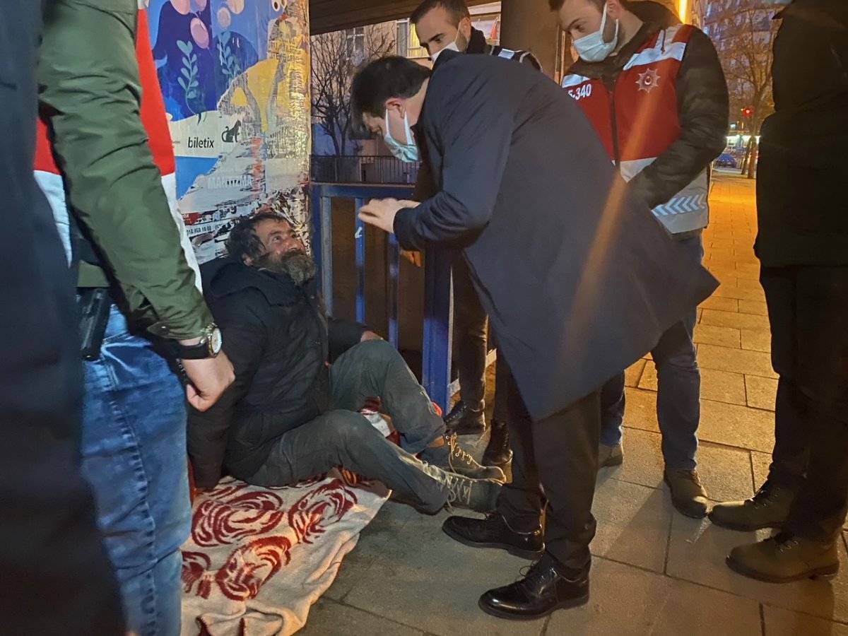 Maltepe'de sokakta kalan vatandaş günler süren ikna çabalarıyla otele yerleştirildi