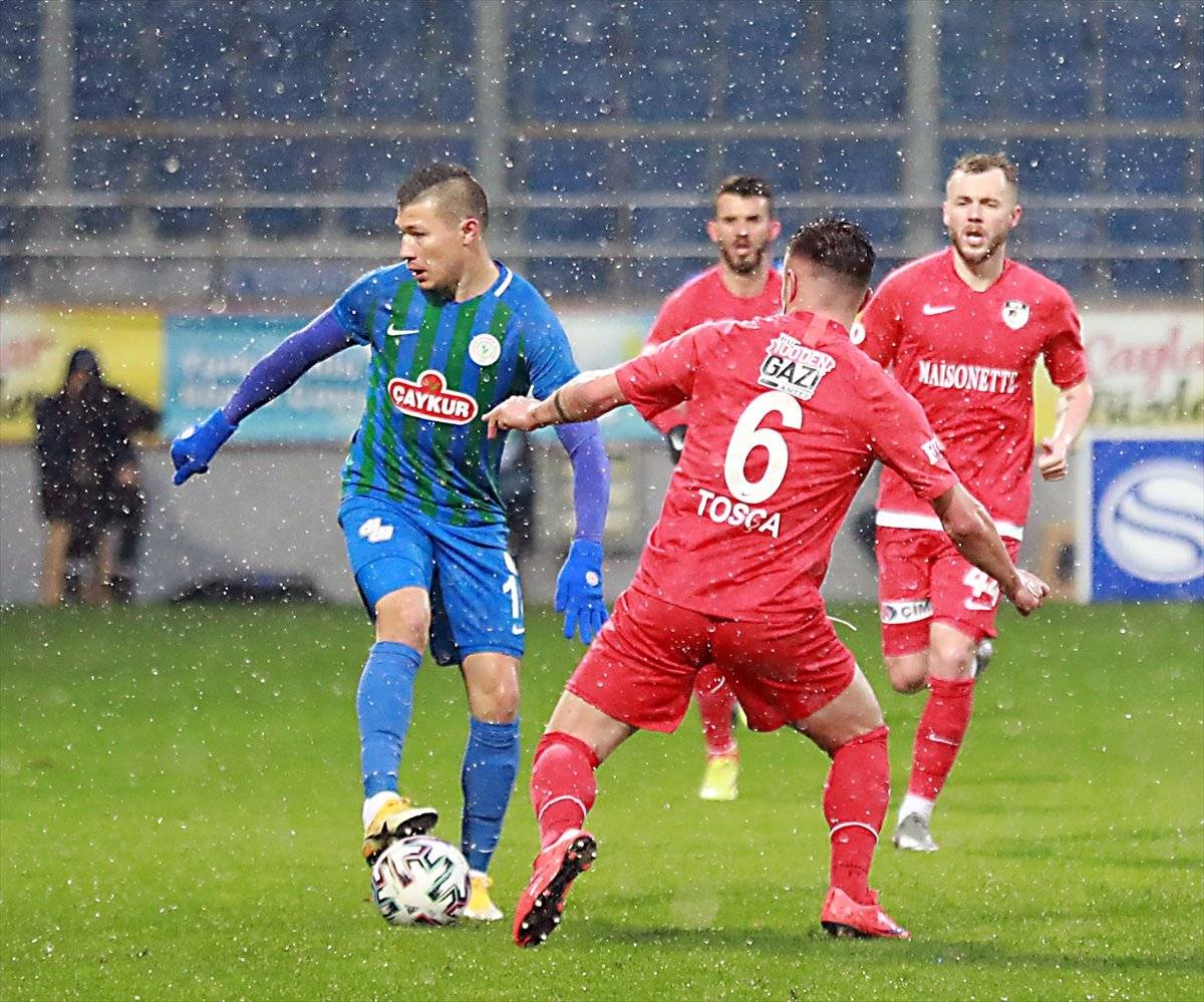 Rizespor, Gaziantep'i 3 golle geçti