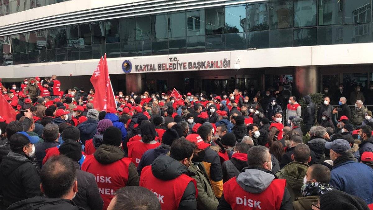 CHP'li Kartal Belediyesi işçilerinden 'toplu iş sözleşmesi' eylemi