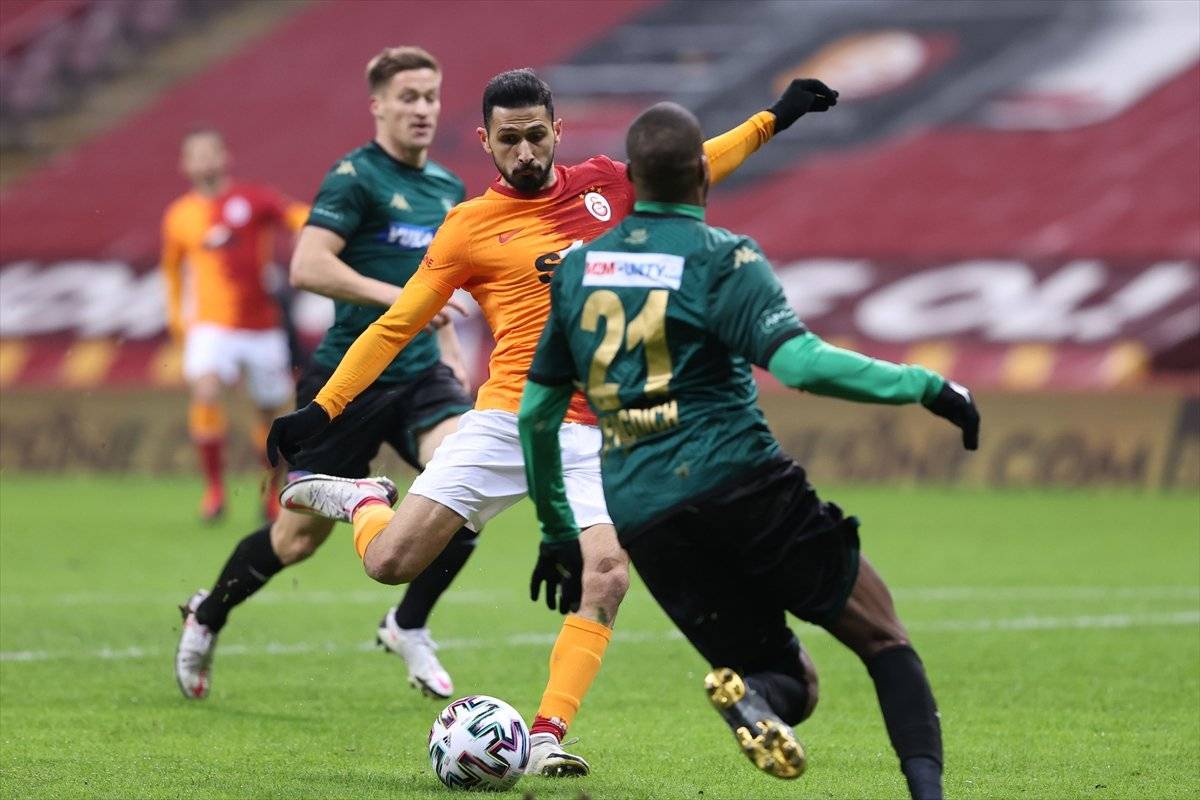 Galatasaray, Denizlispor'u 6 golle yendi