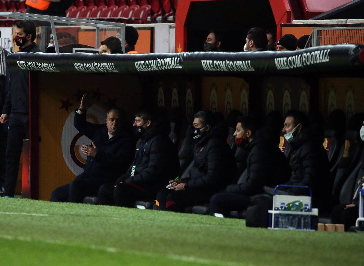 Fatih Terim: Saha içi ve dışında muhteşem bir Arda izliyorum