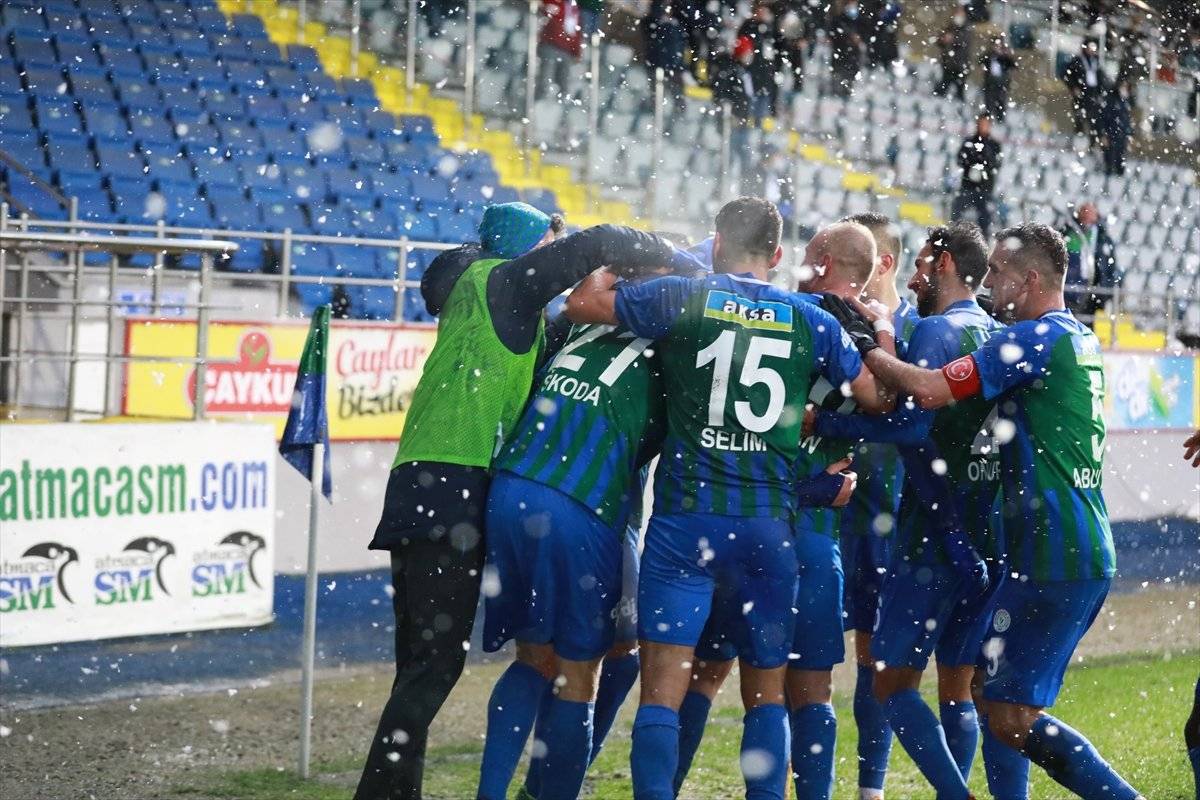 Rizespor, Gaziantep'i 3 golle geçti