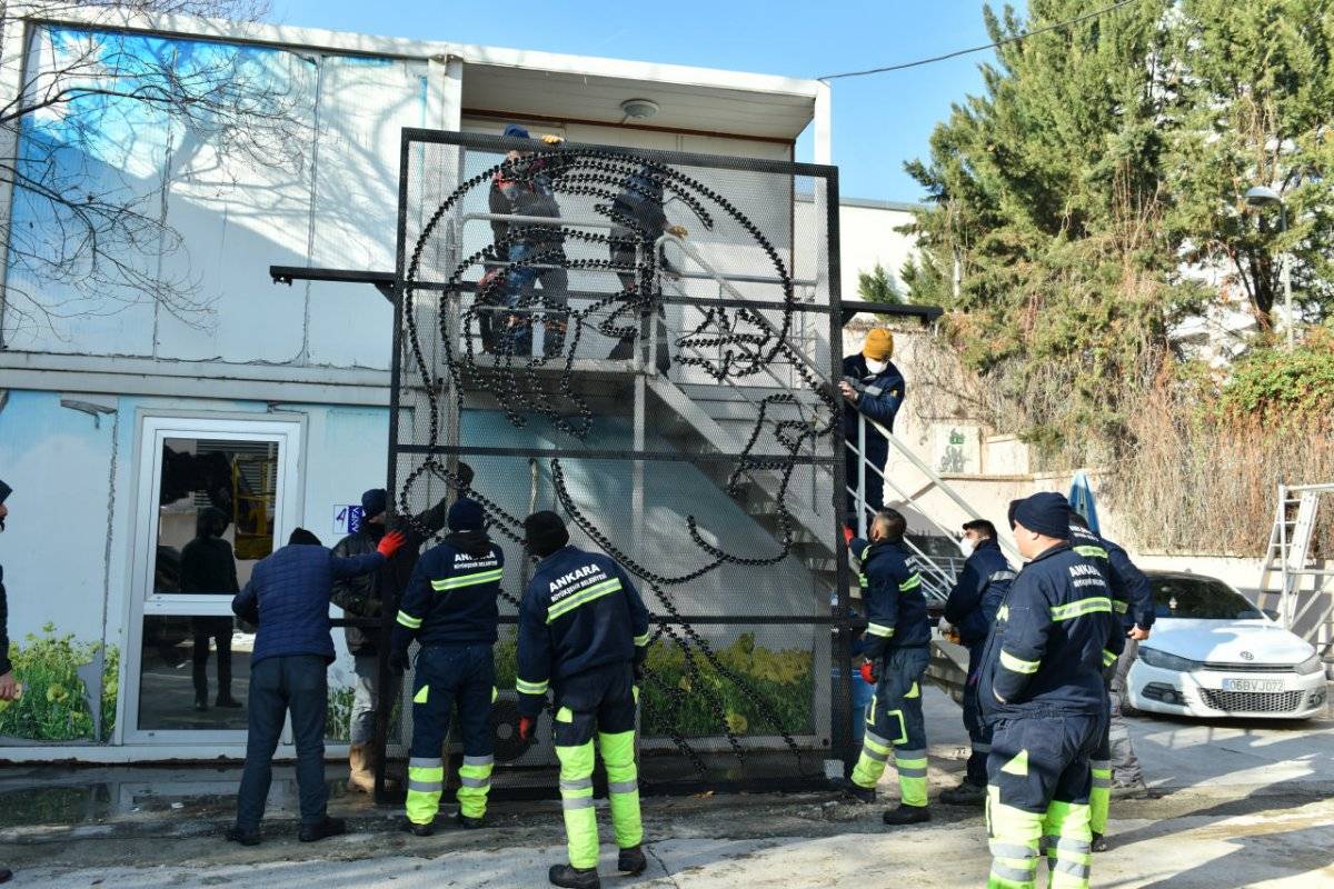 Ankara Büyükşehir Belediyesi'nden Gençlik Parkı'na Atatürk panosu