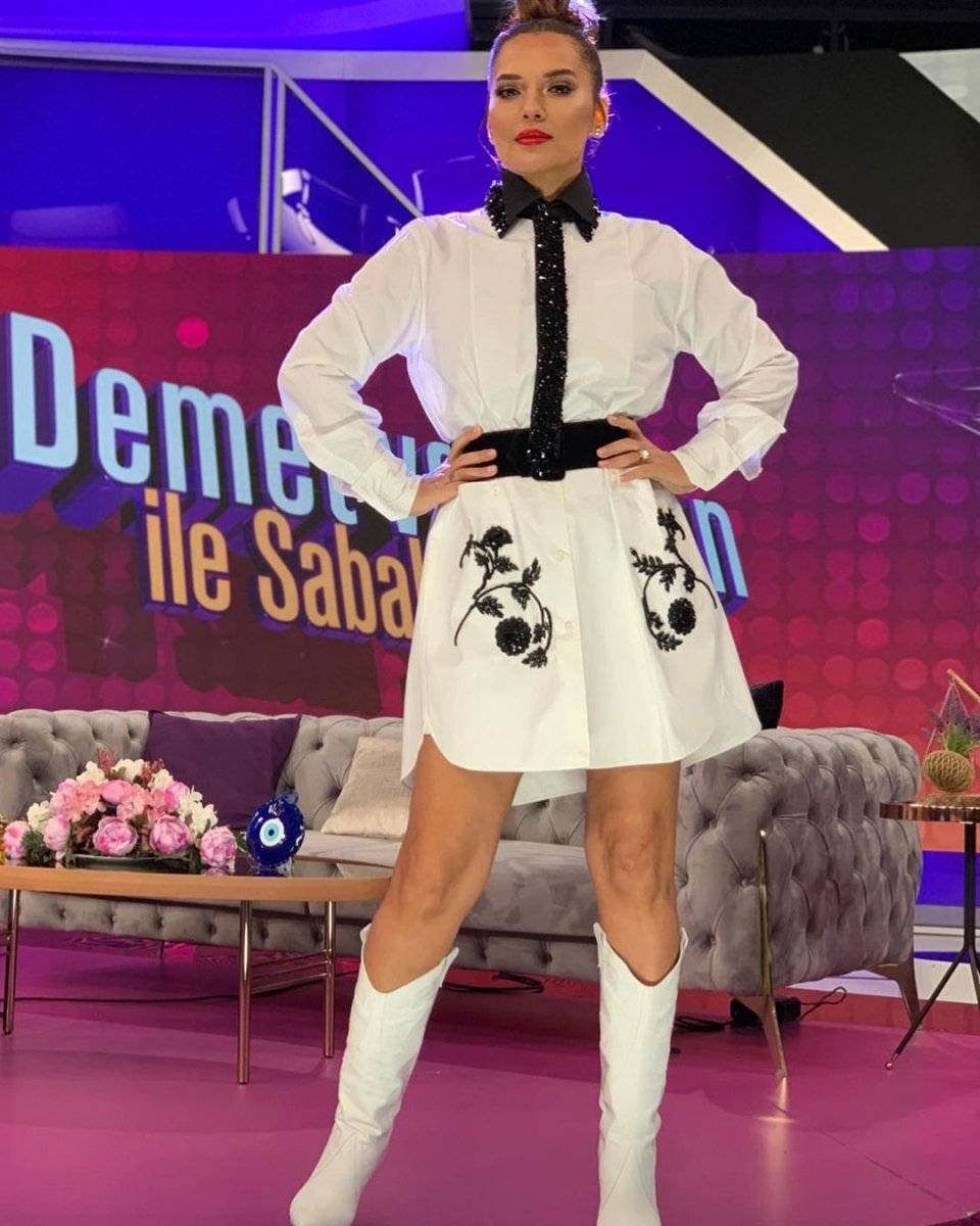Demet Akalın'ın Türkçe dersi isyanı