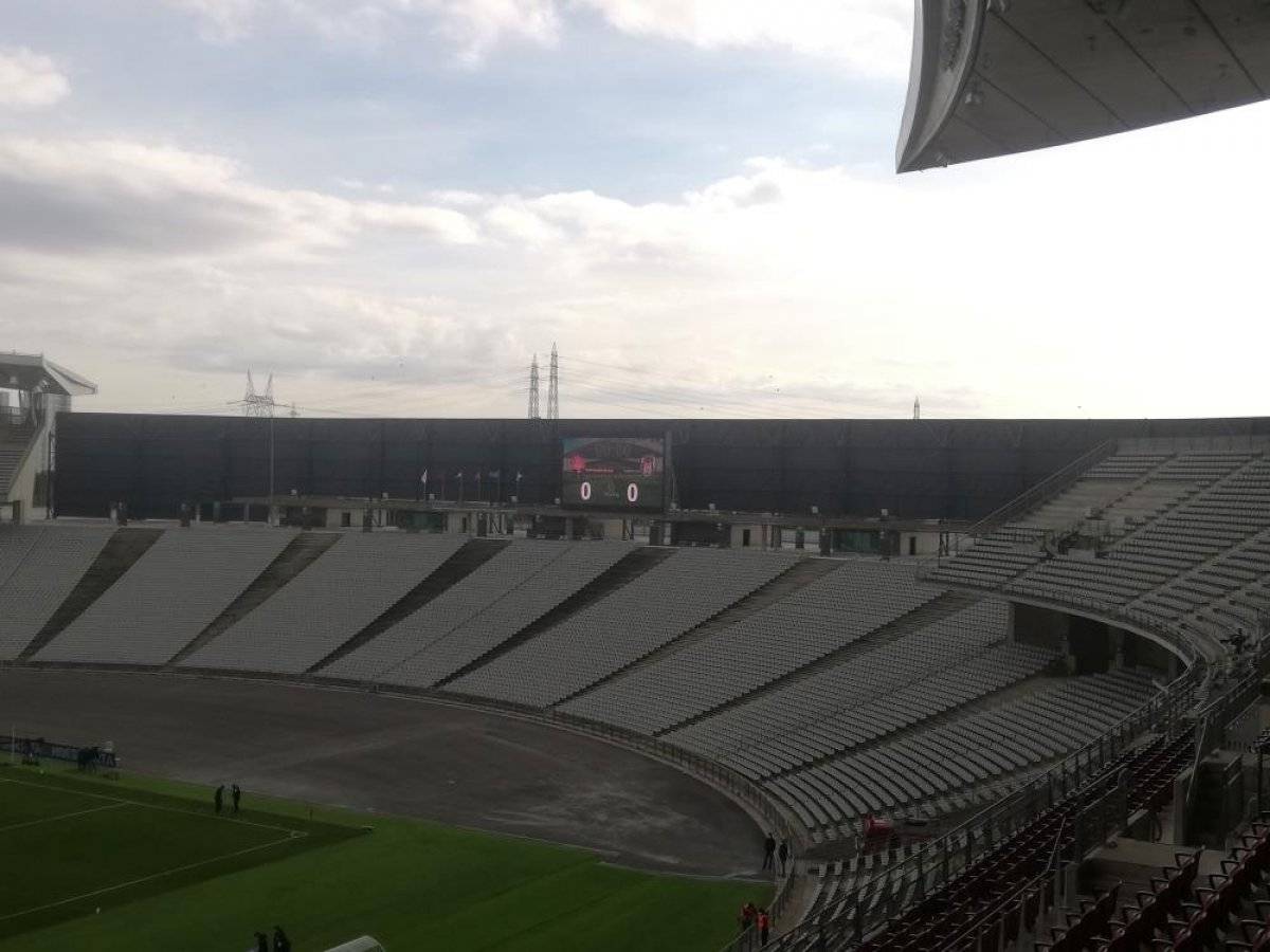Olimpiyat Stadı'nın kale arkalarına rüzgar panelleri takıldı