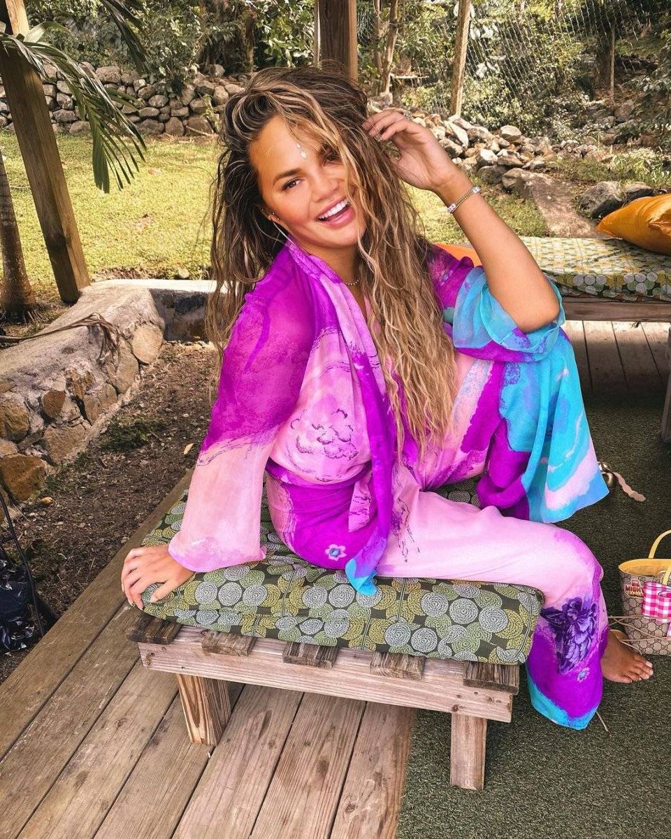 Joe Biden, Twitter hesabından model Chrissy Teigen’ı takip ediyor
