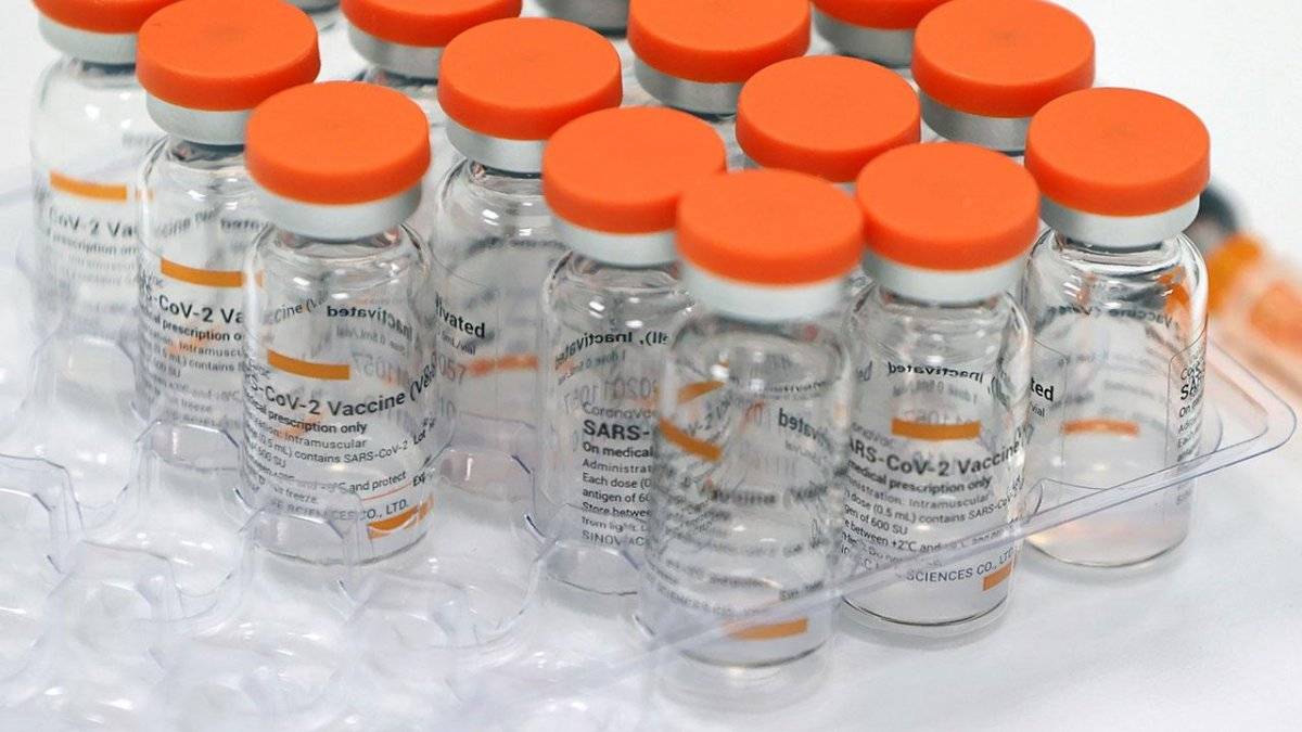 Koronavirüs aşısının yan etkileri nelerdir? Yan etkilerle karşılaşıldığında ne yapılmalı?