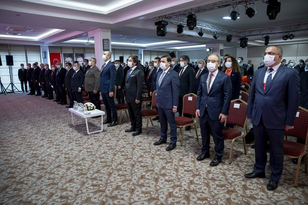 Abdulhamit Gül: Görevim süresince, cübbe giymeyeceğim