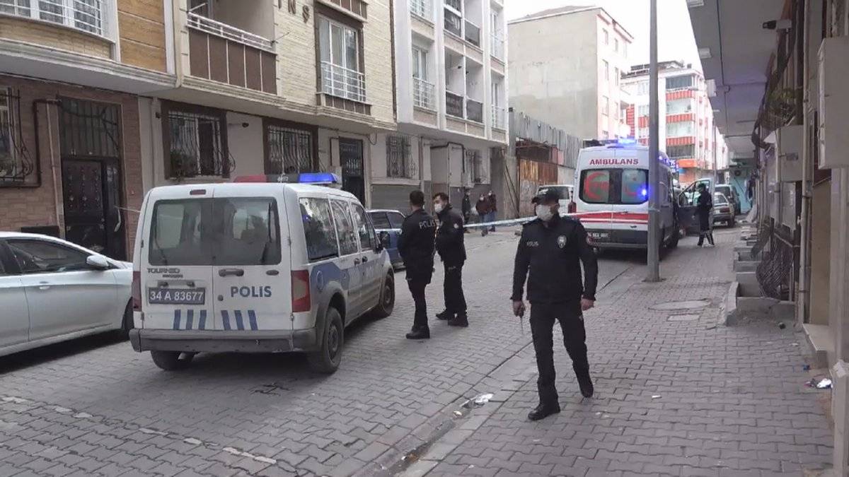 Esenyurt'ta iki çocuğunu rehin alan baba