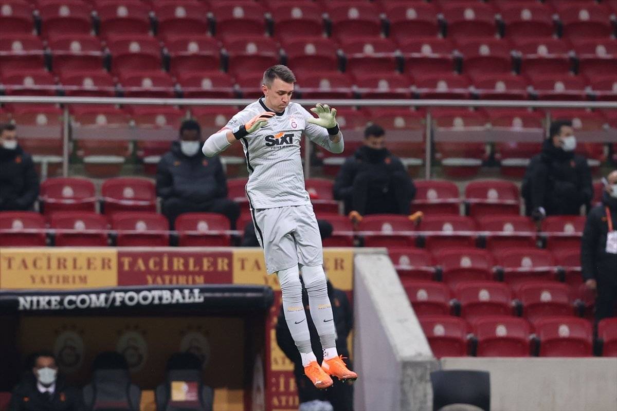 Fernando Muslera tarihe geçti