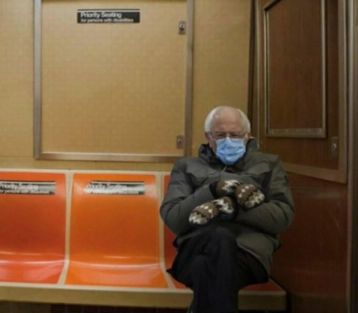 Bernie Sanders'ın yün eldivenleri sosyal medyanın gündeminde