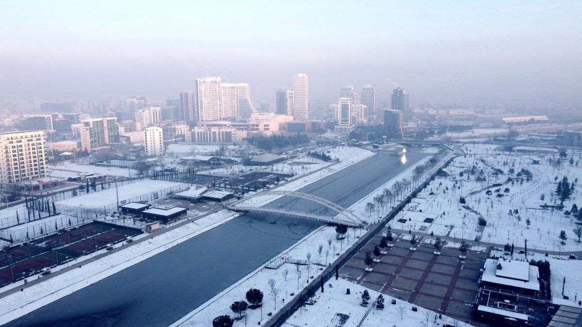 Nilüfer Çayı buz tuttu, Bursalılar üzerinde yürüdü