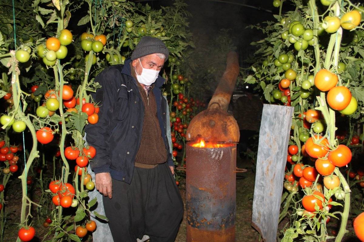 Meteoroloji uyardı, Mersin’de üreticiler zirai don nöbeti tuttu