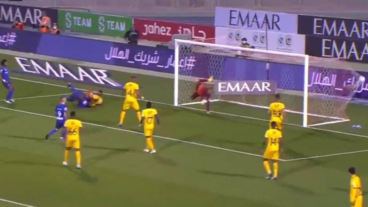 Gomis şovuna devam ediyor