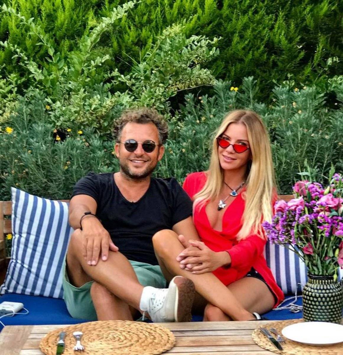 Ivana Sert, ayağının altına sevgilisinin adını yazdı