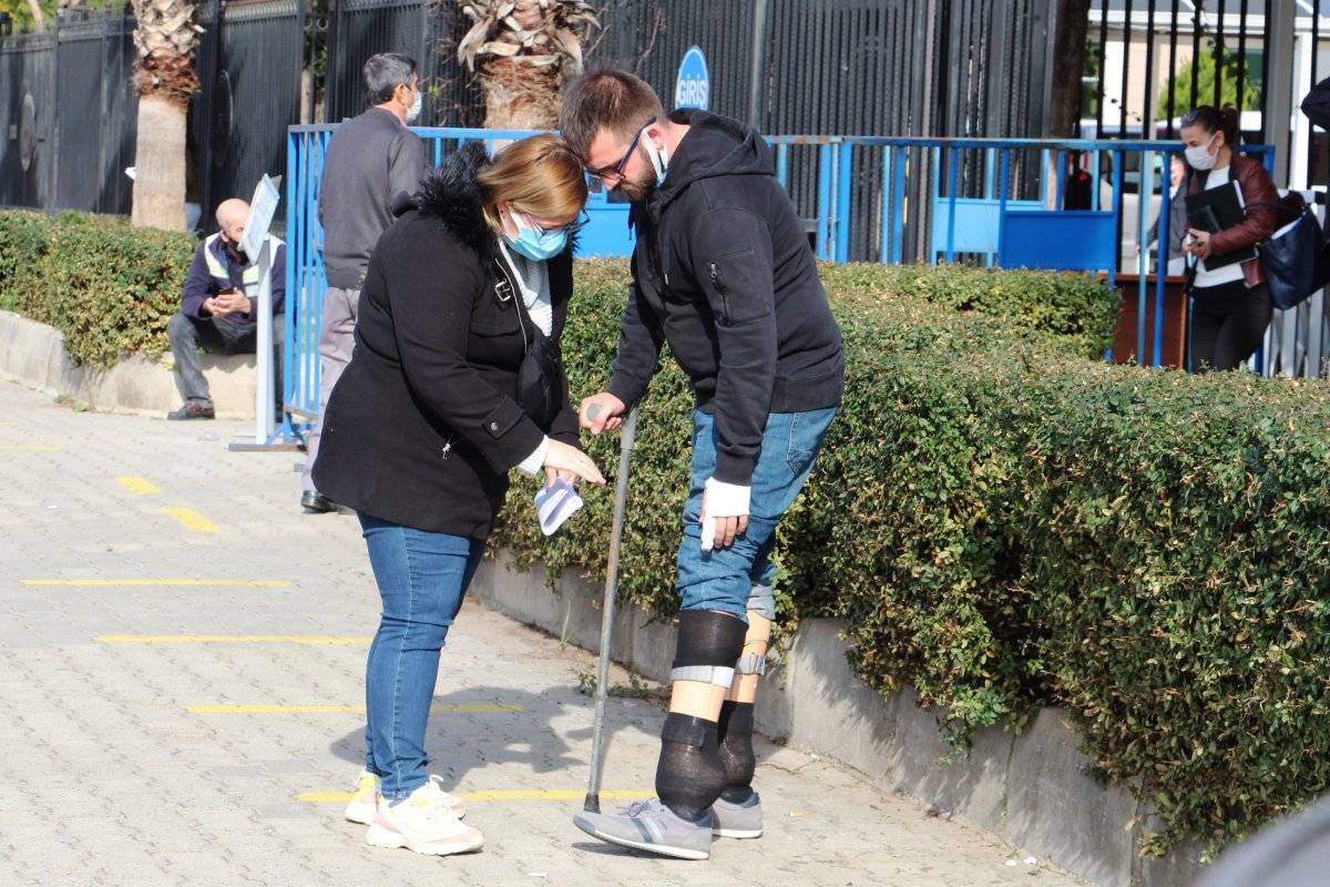 Antalya'da asansörde yük taşımayın uyarısı yapan gazi darbedildi