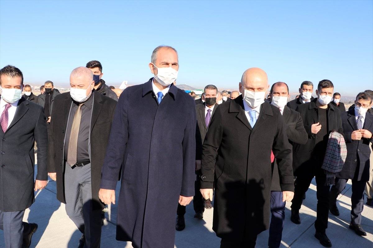 Abdulhamit Gül: Anayasa Mahkemesi'nin verdiği kararlar bağlayıcıdır