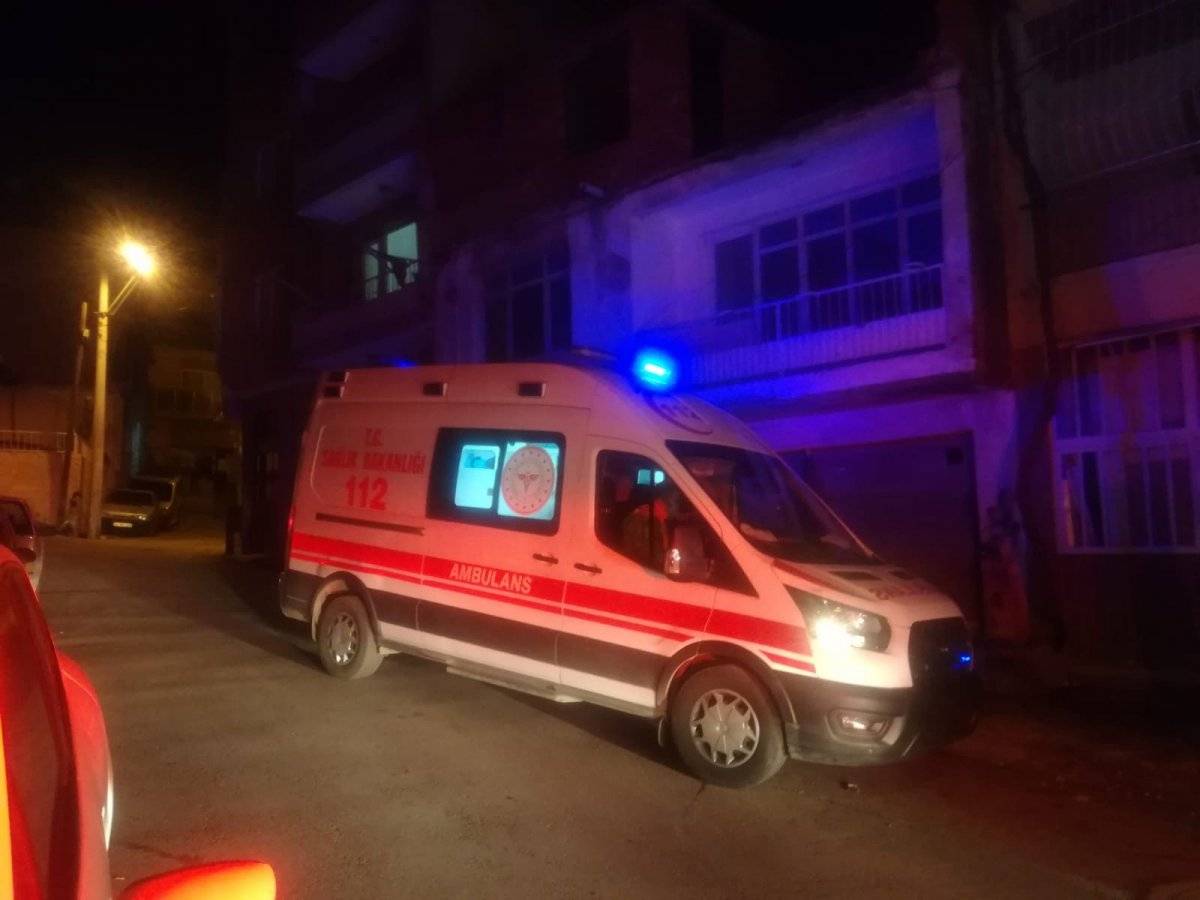 İzmir'de yangını fark eden bekçiler faciayı önledi