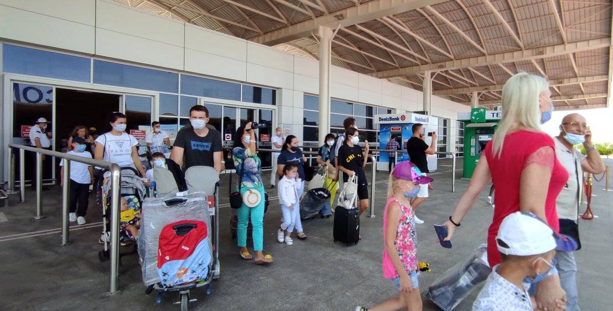 Ruslar Türkiye'deki turizm turlarını iptal ediyor