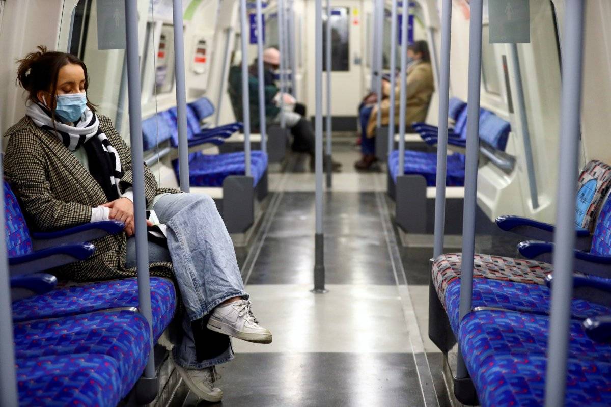 Boris Johnson: Yeni tür virüs daha ölümcül