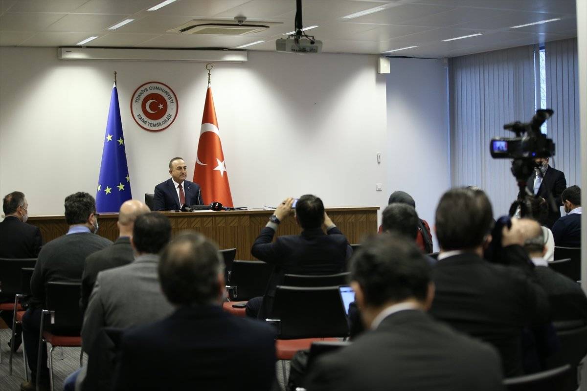Mevlüt Çavuştoğlu Brüksel'de: Vize serbestisi adımı bekliyoruz
