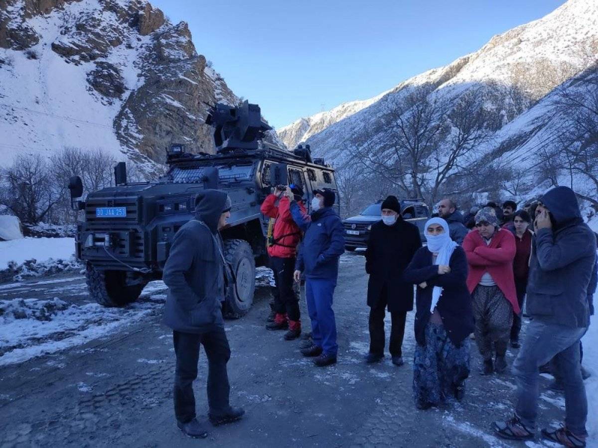 Hakkari'de mahsur kalan çiftçi kardeşler kurtarıldı