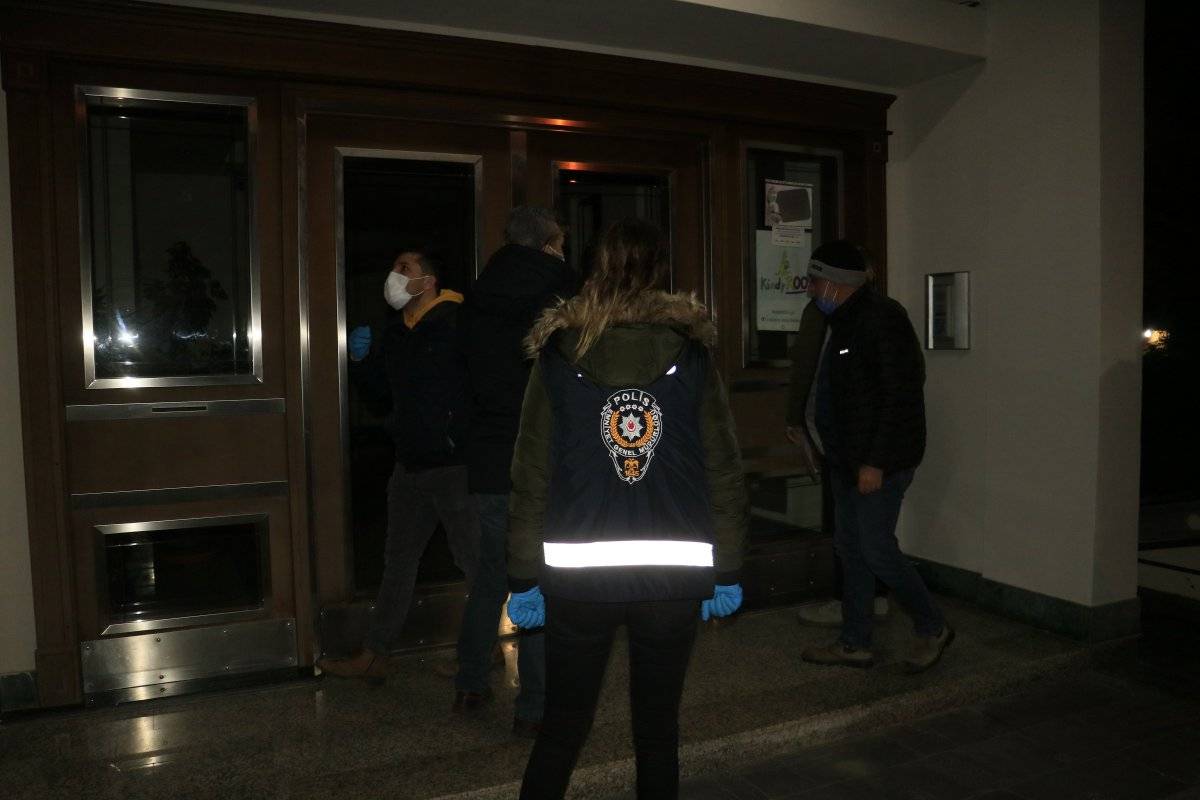 Adana merkezli 13 ilde oto hırsızlık çetesine operasyon: 49 gözaltı