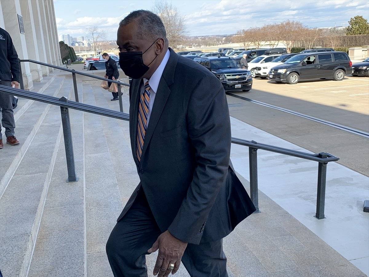 ABD'nin ilk siyahi Savunma Bakanı Austin göreve başladı