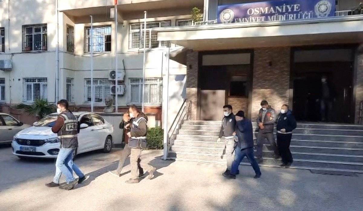 Osmaniye'de internetten sipariş vererek satıcıları dolandıran şebeke çökertildi